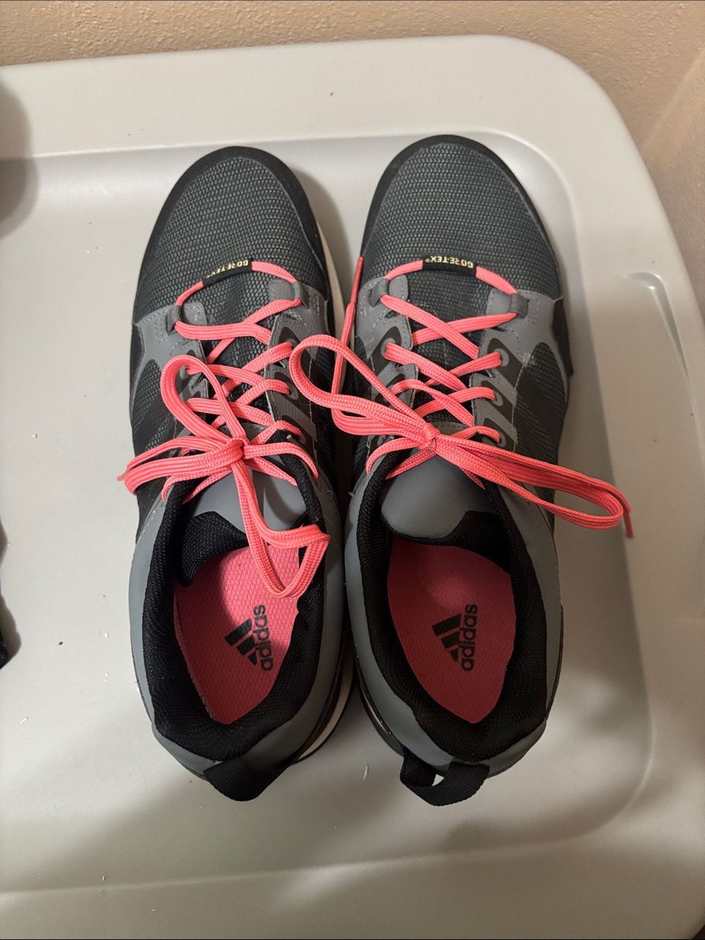 adidas Kanadia 7-trail gore-Tex (GTX) Women's Gray Athletic Shoes with Pink Lace